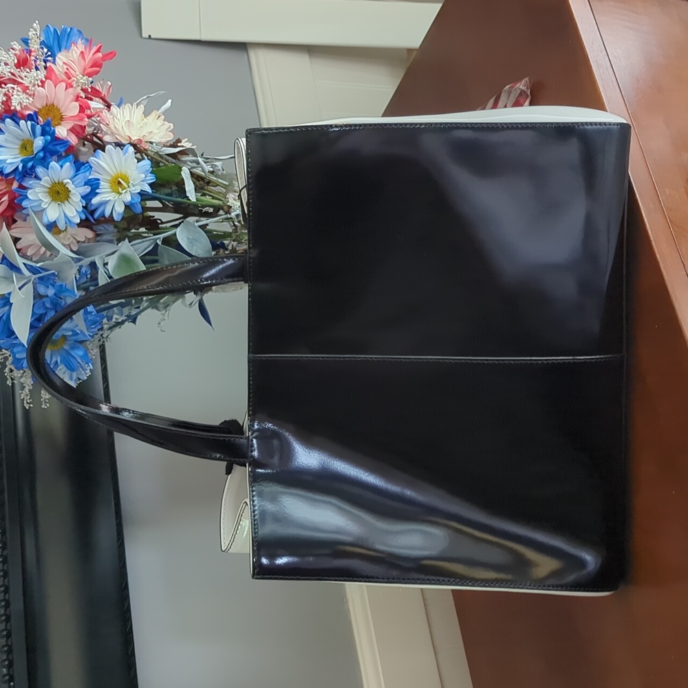 INNUE Leather Handbag - Picture 4 of 9